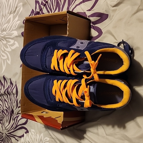 Sneakers - Picture 5 of 5